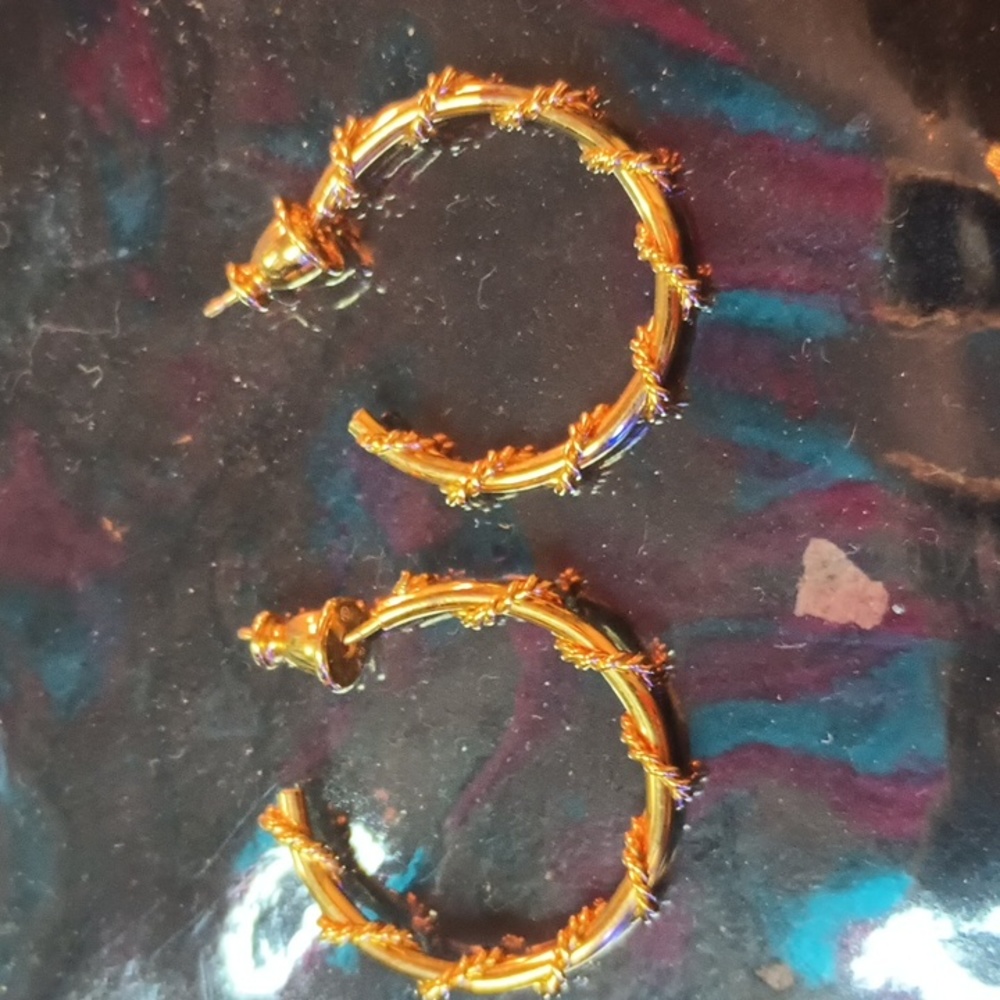 Gold hoop roped earrings